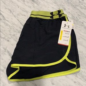 Under Armour running shorts medium